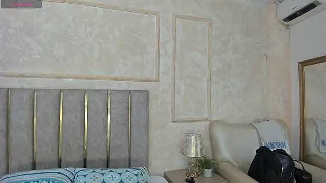 Miaaffox online show from February 11, 7:59 pm