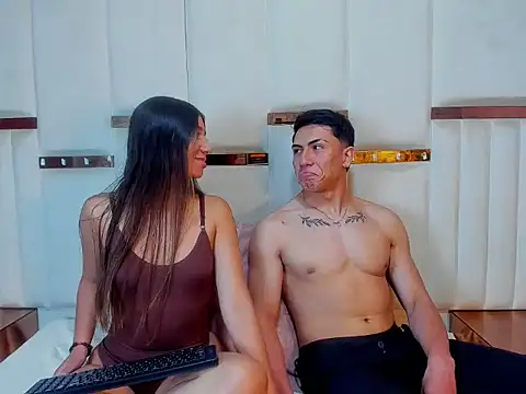 ScarlettAndLucas online show from January 13, 8:24 pm