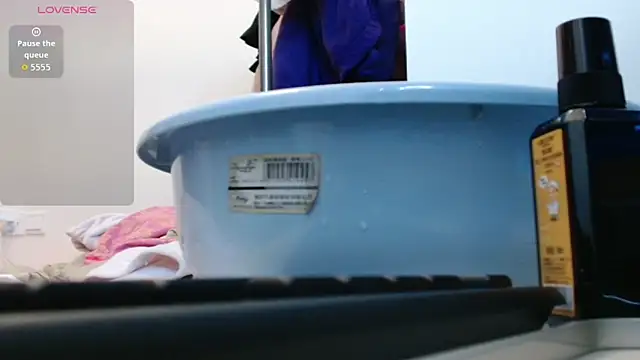 girlonee online show from January 19, 7:37 am