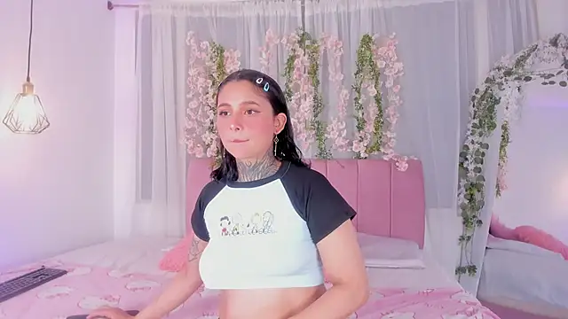 nicky bonny18 online show from February 4, 12:30 pm