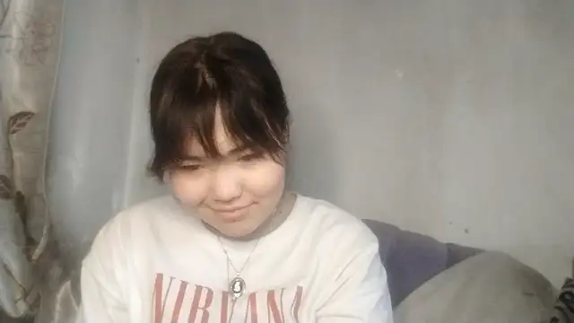 MollyAsian online show from March 2, 7:15 am