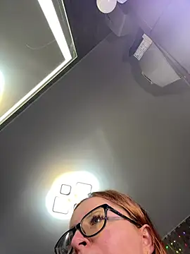 coy girl  online show from February 11, 11:44 am