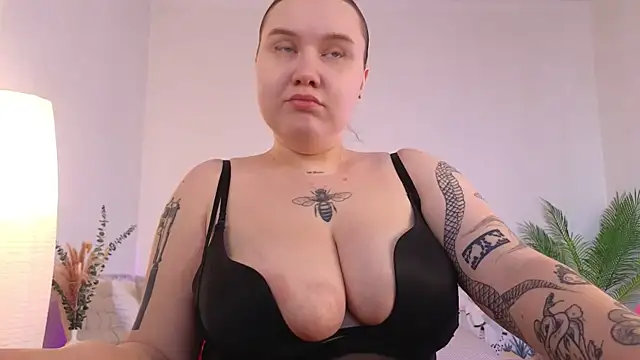 casey robbinss online show from February 10, 7:55 am