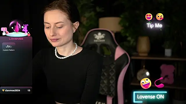 baby luna xo online show from February 9, 10:06 am