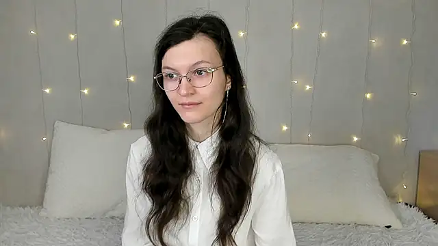 ThoraMarola online show from February 20, 4:44 am