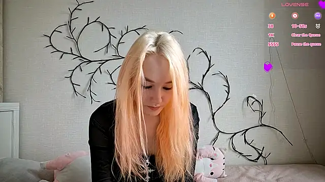 MisaMew online show from February 24, 8:13 am