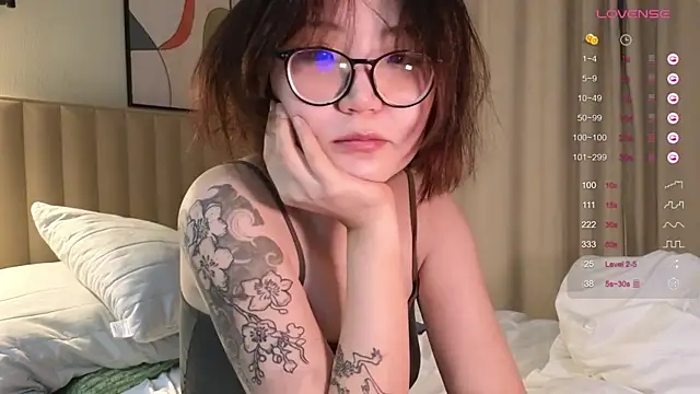 nullgirl online show from February 26, 3:05 am