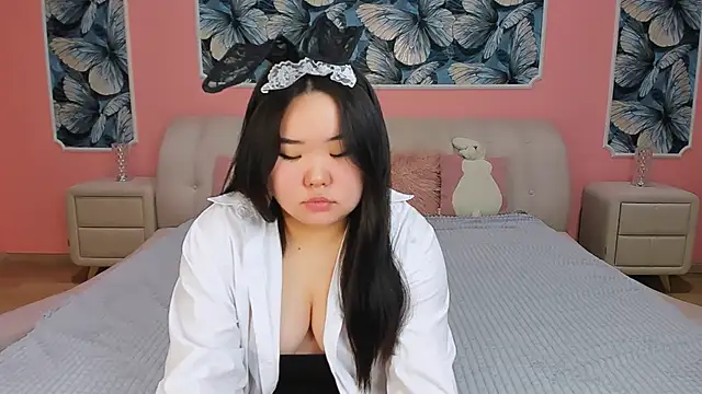 YUMI G online show from February 27, 8:30 pm