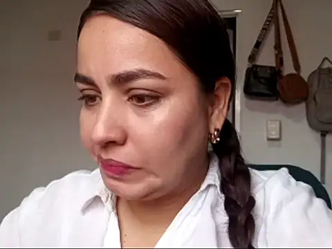 lunitahoney13 online show from February 20, 12:50 pm