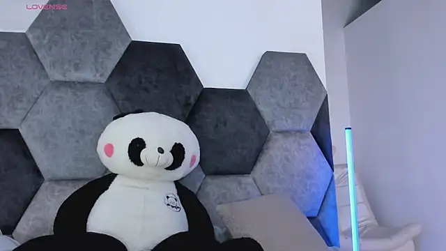 DulceJones online show from February 18, 9:14 pm