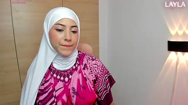 LAY LA  online show from January 31, 8:51 pm