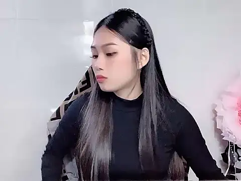 Thuy79 online show from February 15, 2:49 pm