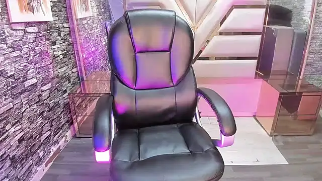 Gerogina Divaio online show from February 23, 1:54 pm