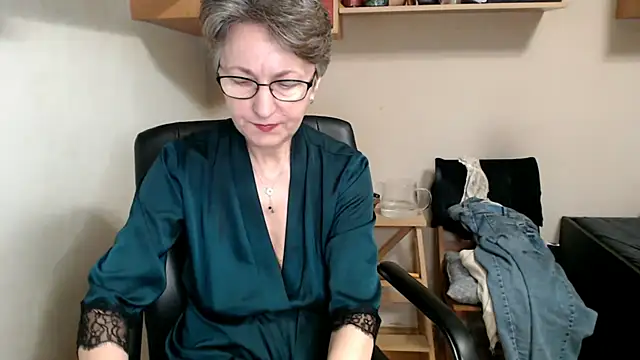 katemodel online show from November 21, 9:44 am