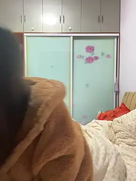 BIGBABYYEYE online show from February 7, 2:43 pm