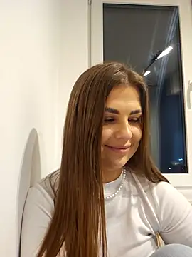 CutieLui  online show from February 15, 5:01 pm