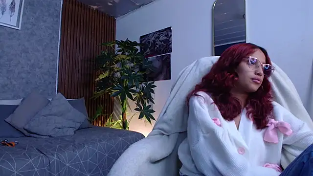 saphire  online show from February 11, 8:43 pm