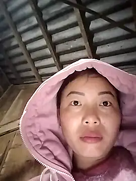 Ella-aa online show from February 9, 10:45 pm