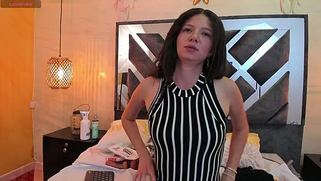 sofy bonnet online show from February 14, 8:44 pm