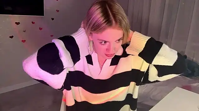 Between Eeys online show from February 26, 3:11 pm