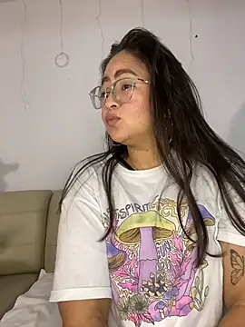 alisbloom online show from February 22, 5:08 am