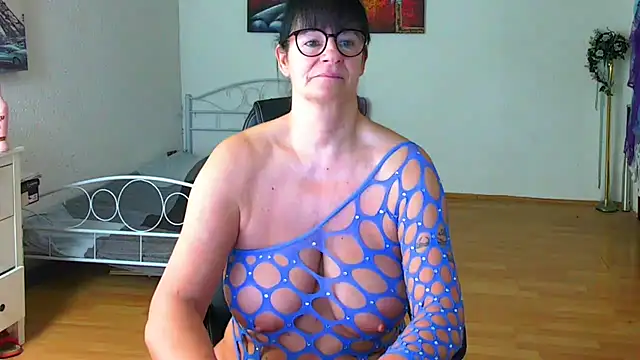 Sylly online show from February 2, 8:35 am