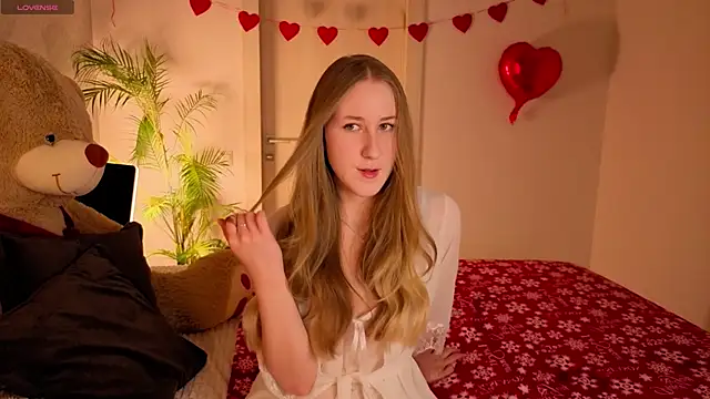 CassieReborn online show from February 23, 3:33 pm