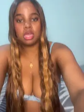 LUCIA-FERRERO online show from February 24, 9:57 pm