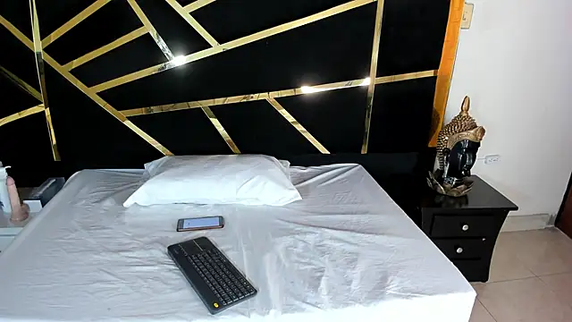 AngieLafourcade online show from February 22, 1:12 pm