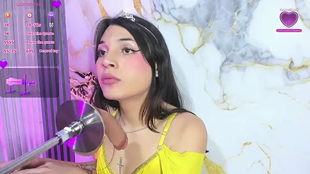 mlucreciasucker303av online show from February 18, 9:25 pm