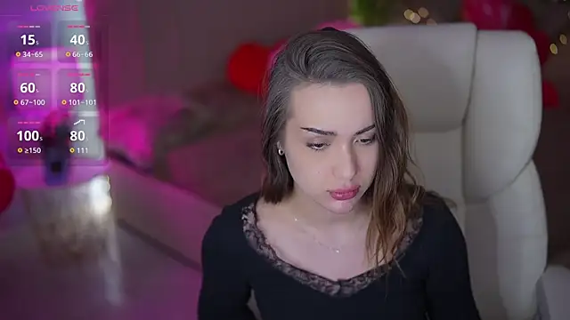 OliviaMoore  online show from February 15, 1:54 pm