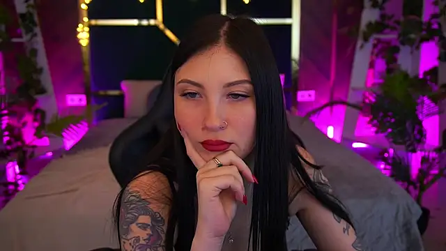 LunaaMay online show from February 17, 9:08 am