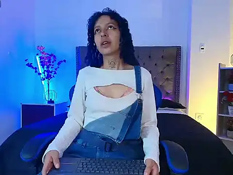 HannahBlue  online show from February 23, 12:26 pm