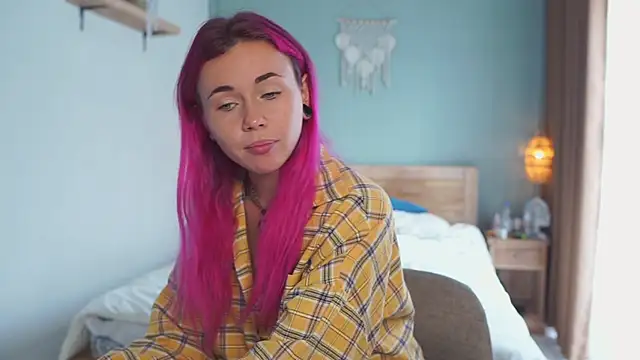 Sarah Pink online show from November 28, 12:35 am