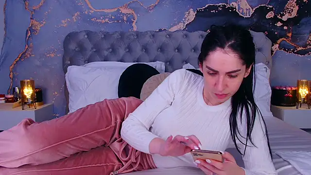 RubyXconner online show from February 2, 8:30 pm