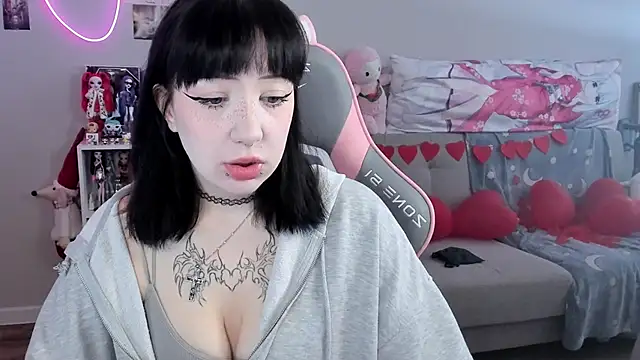 MollysLand online show from February 20, 7:54 am