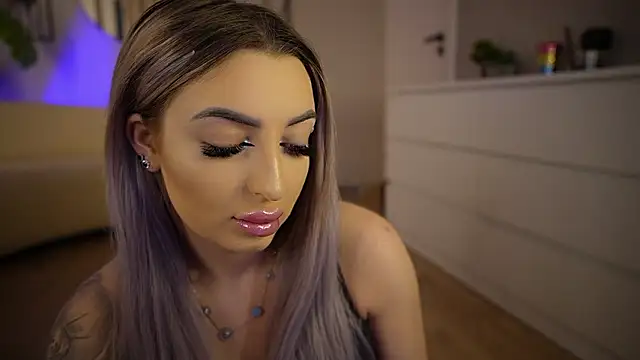 MissObsidian online show from February 5, 8:56 pm