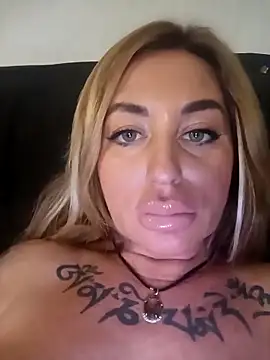 MiaMooly online show from November 9, 8:49 pm