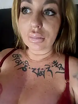 MiaMooly online show from February 4, 4:54 pm