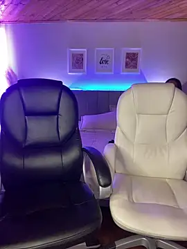 Annie Alicee online show from March 1, 5:56 pm