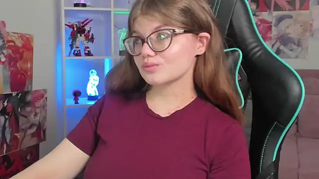 ChloeHalses online show from February 12, 5:20 am