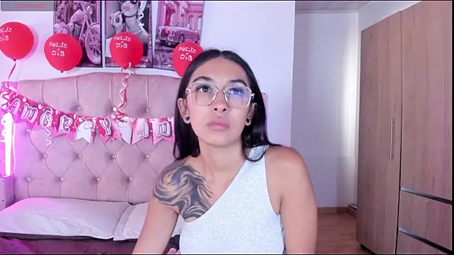 liittle  baby online show from February 21, 12:06 pm