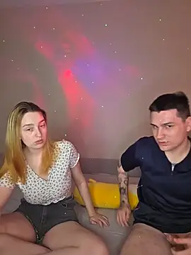 ToxyFoxyy online show from February 9, 1:35 pm