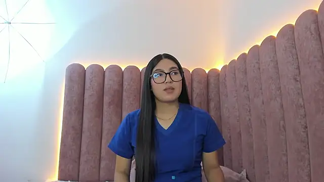 Scarlet Live online show from February 13, 8:10 pm