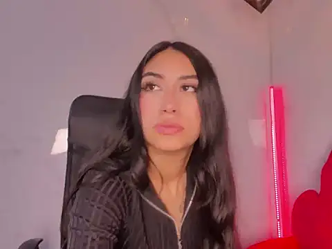 TiffanyDream8 online show from February 20, 9:48 pm