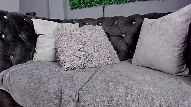 danielebeck online show from February 11, 8:32 pm