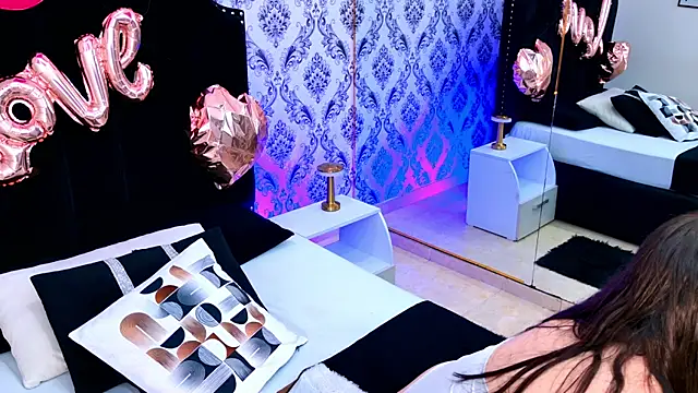 Mia Reize online show from February 17, 12:37 pm