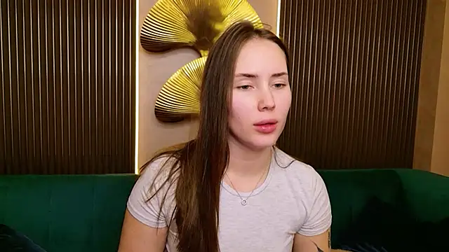 Arielle Vade online show from March 2, 7:15 am