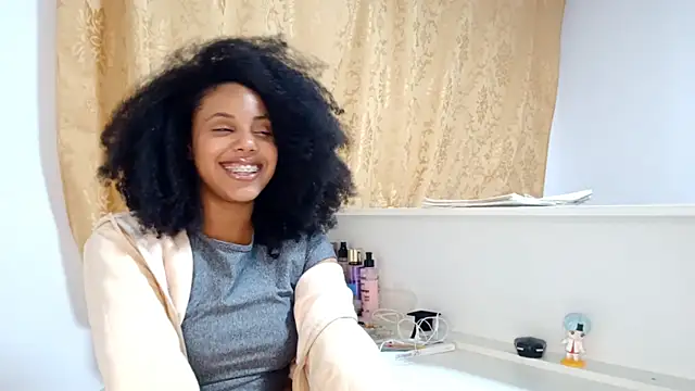 EsterSantopietro online show from February 23, 11:04 pm