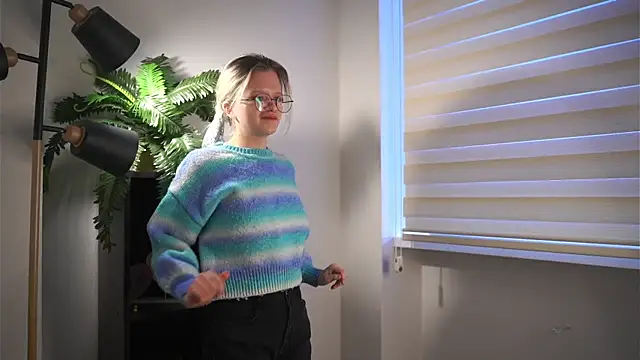 JuleeAndrea online show from February 11, 5:09 am